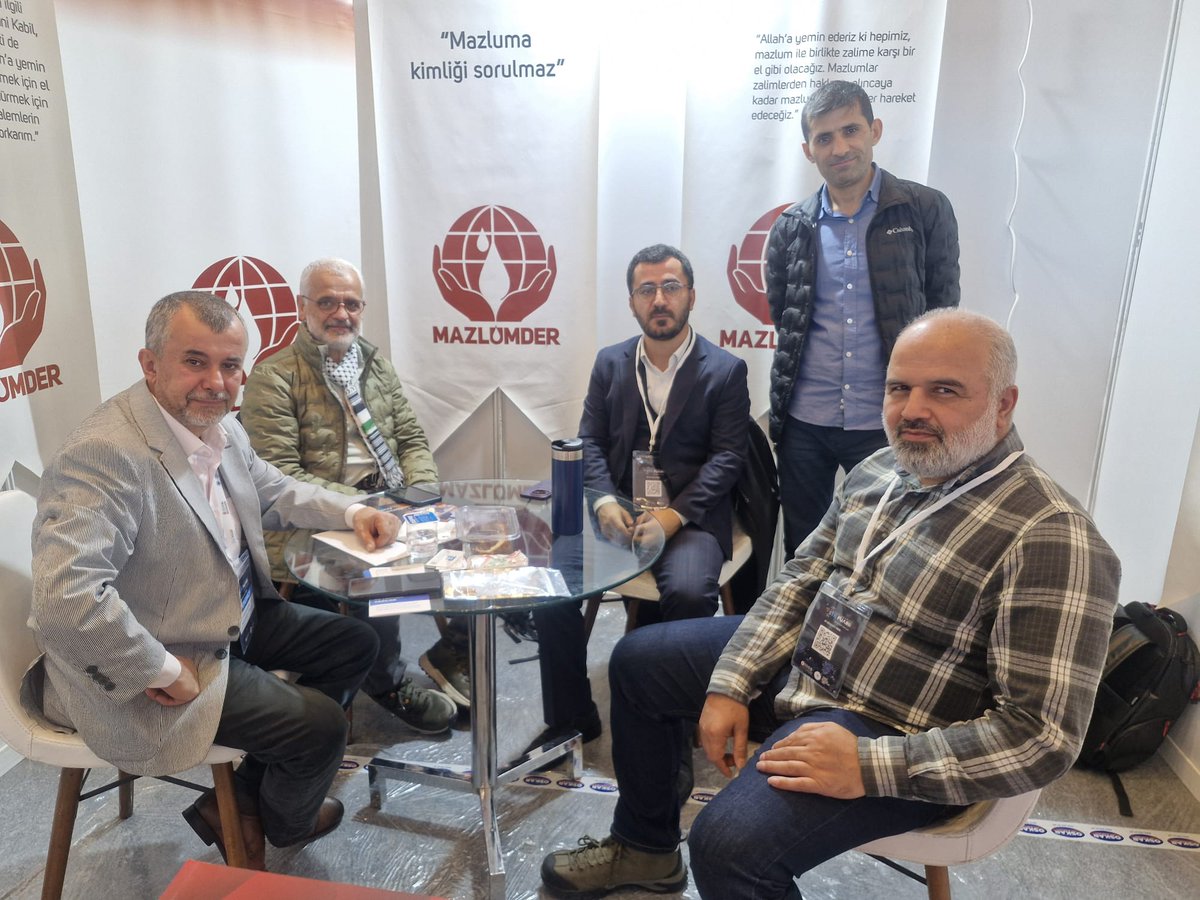 mazlumder's tweet photo. 4'üncü Uluslararası @stk_fuari'ndan...

MAZLUMDER olarak hazırladığımız rapoları ziyaretçilerimize takdim ettik ve derneğimizin tanıtımını yaparak soruları cevaplandırdık.

Ziyaretçilerimize teşekkür ederiz.

---

From the IV. International NGO Fair...

As MAZLUMDER, we presented our reports to visitors, introduced our organization, and answered their questions.

We thank all our visitors.

---

من معرض المنظمات الأهلية الدولي الرابع...

قمنا في جمعية مظلومدر بتقديم تقاريرنا للزوار، وعرّفنا بجمعيتنا وأجبنا على أسئلتهم.

نشكر جميع زوارنا.