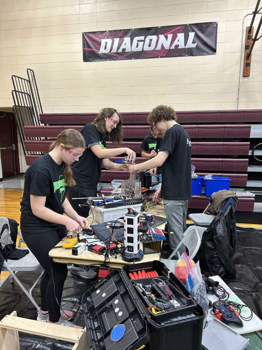 Thunderstruck is ready for their first meet @ diagonal!!!