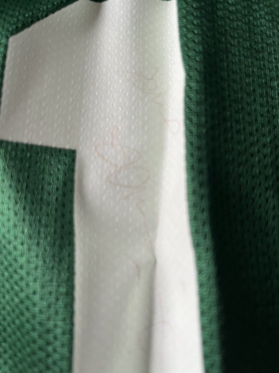 MisMandyNKOTBSB's tweet photo. @DonnieWahlberg Absolutely gutted. Just looked at my Boston Celtics shirt which you sign and your signature has faded. Also have an NKOTB one with signatures and some of them have faded or disappeared too 😢😢 https://t.co/ZpVeuVRyH1
