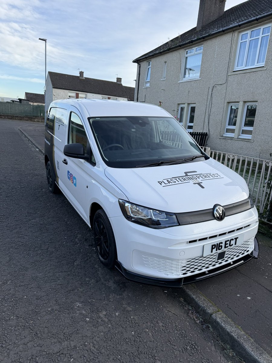 Been a minute Twitter (X) 

Here’s the new Van 🛞💨💨

All wrapped from CM motorsport with our half wrap. Finished with a splitter 😮‍💨

Thanks to Cameron commercials for sourcing the van so quick 🤝