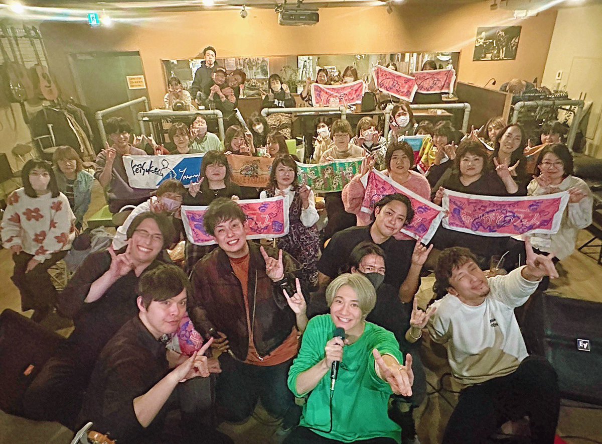 Nissyan_IJAK's tweet photo. 取り急ぎ！
初バンドワンマン所沢MOJO！！
ありがとうございましたーー🔥🫀
けーすけ、げんちゃん、黒ちゃん
陸くん、メイメイ、てっちゃん！！

そして会場のみんな！！！
応援くれたみんな！！！

Special thanks🫶 https://t.co/qsb4osizfc
