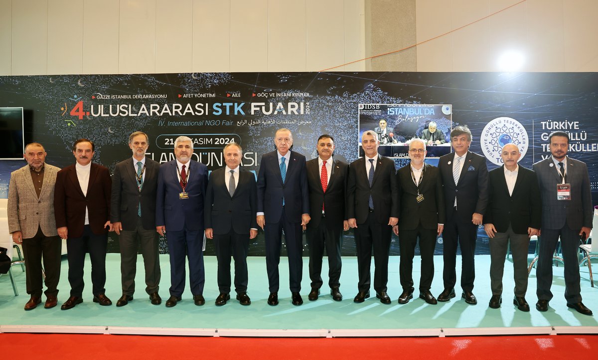 İslam Dünyası Sivil Toplum Kuruluşları Birliği ve Türkiye Gönüllü Teşekküller Vakfı tarafından düzenlenen 4’üncü Uluslararası Sivil Toplum Kuruluşları Fuarı’nın hayırlara vesile olmasını, başarılı geçmesini; birliğe, dirliğe kapı aralamasını Rabb’imden niyaz ediyorum.