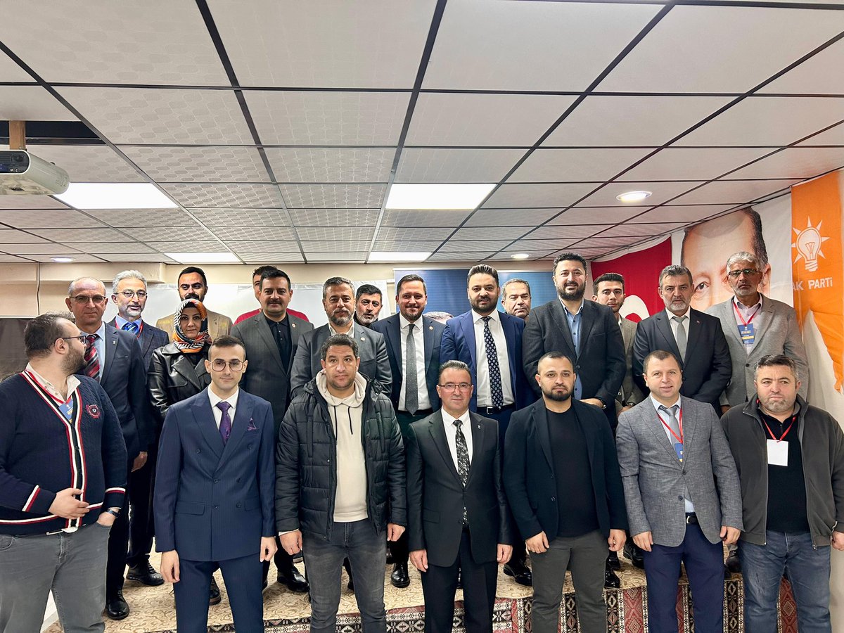 Sıra Avanosta 
Kongrelerimiz tüm hızıyla devam ediyor. 

Kozaklıdan sonra Avanos ilçe kongremizide gerçekleştirdik. 

Akparti Dünyanın en büyük siyasi partisidir. Düsturumuz Allah rızasıdır. 

İşte bu anlayışla, Avanos ilçemizde güven tazeleyen Cüneyt başkanımıza ve yönetimine