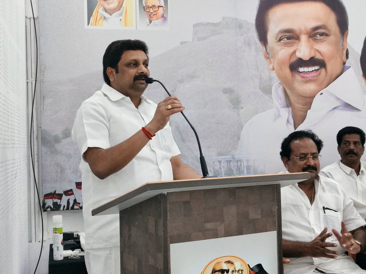 MMathiventhan's tweet photo. #NamakkalEastDMK #ExecutiveBodyMeet இன்று காலை நாமக்கல் கிழக்கு மாவட்ட திமுகவின் செயற்குழு கூட்டம் சிறப்பாக நடைபெற்றது. https://t.co/z9rWv6myGu