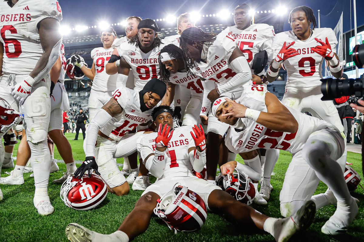 johnewing's tweet photo. Most bet (tickets) underdogs to win on Saturday at #BetMGM

1. Indiana +325

2. Army +500

3. Kansas +125 https://t.co/UFFodK0cEe