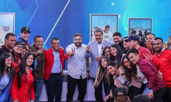 GreetbleLtd's tweet photo. Happy Birthday to His Excellency NicolΓ‘s Maduro, President of Venezuela ππ₯³πππππΎ!
#NicolΓ‘sMaduro
#PresidentofVenezuela
#venezuelalibre
#Greetble
#Birthday
FROM
https://t.co/oa1f1N8YJY https://t.co/BB2FLZjQeI