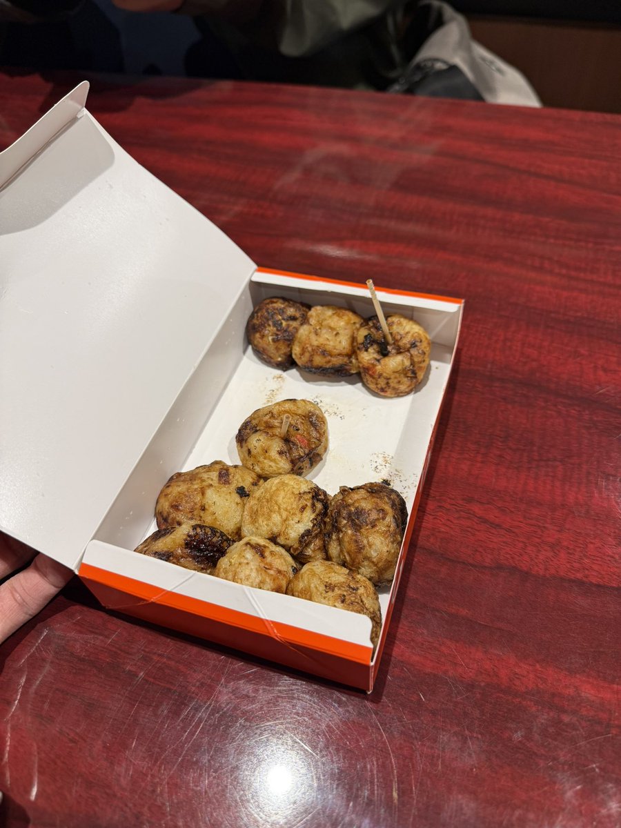 这个老八严选章鱼烧真的好好吃 😋