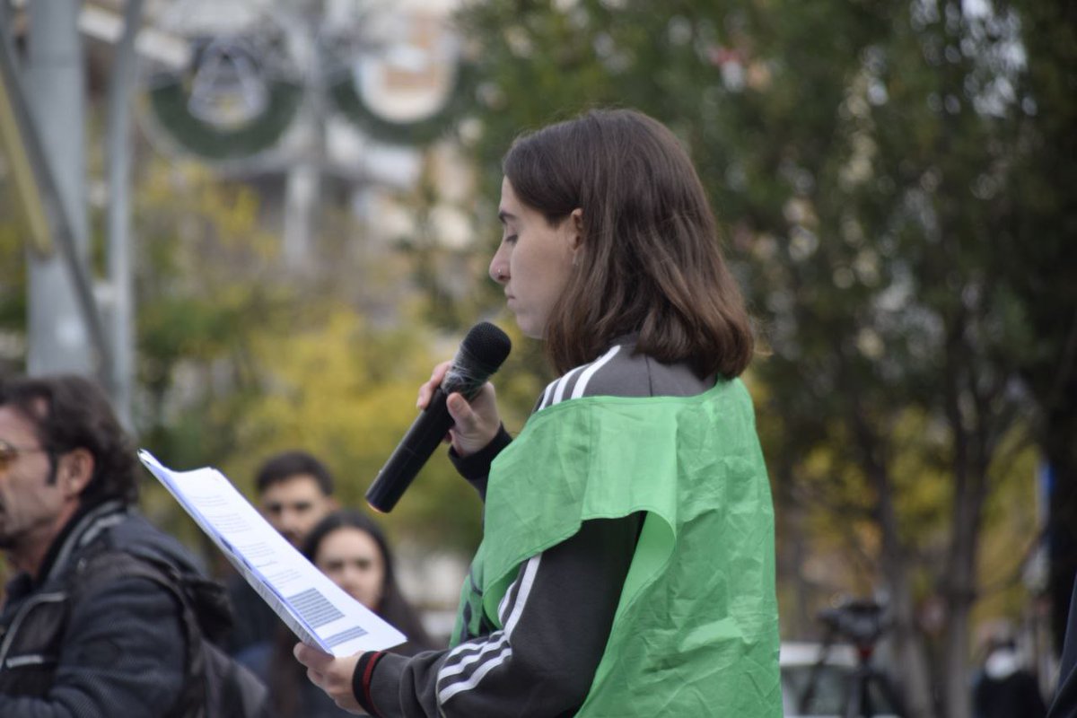 Avui a la concentració de Lleida pel #23N #AbaixemElsLloguers
‼️Aquest matí a Lleida centenars de persones hem omplert els carrers i hem dit PROU!
🔥Juntes i combatives lluitem perquè s'aturin els desnonaments, abaixin els lloguers i els habitatges deixin de ser una mercaderia!