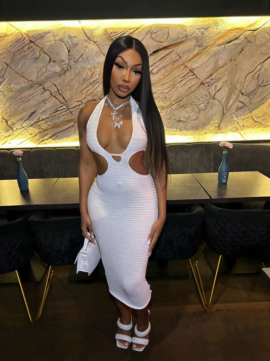 Jxparisxo's tweet image. The birthday girl 🤍 #24 #SagSzn