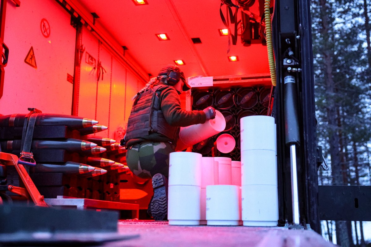 USArmyEURAF's tweet photo. More beautiful shots of the Swedish Archer at #DynamicFront in Finland
#WeAreNATO @NATO @SHAPE_NATO @US_EUCOM @USArmy @Puolustusvoimat @usembfinland @56ArtilleryCmd @Forsvarsmakten https://t.co/ImjKDqpjIZ