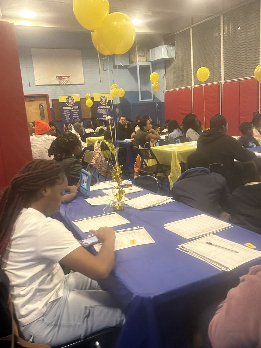 PS161 THE CROWN tweet media