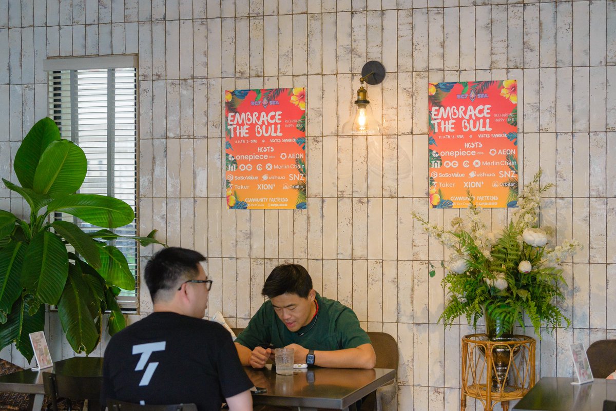 0G_labs's tweet image. What a week it was at #DevCon in Bangkok! 🇹🇭

Co-hosting the DevCon Recharging Happy Hour with @OnePieceLabs was an incredible. 

Thanks to everyone that joined to connect and celebrate the innovation driving Web3 forward 🌟