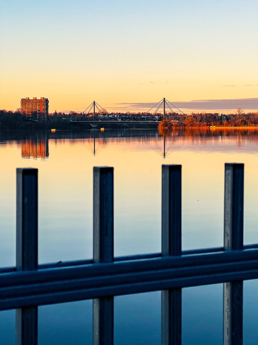 Photojpl's tweet photo. Pont Papineau-Leblanc
Montréal, Ahuntsic, novembre 2024 https://t.co/PdxYHfp37o