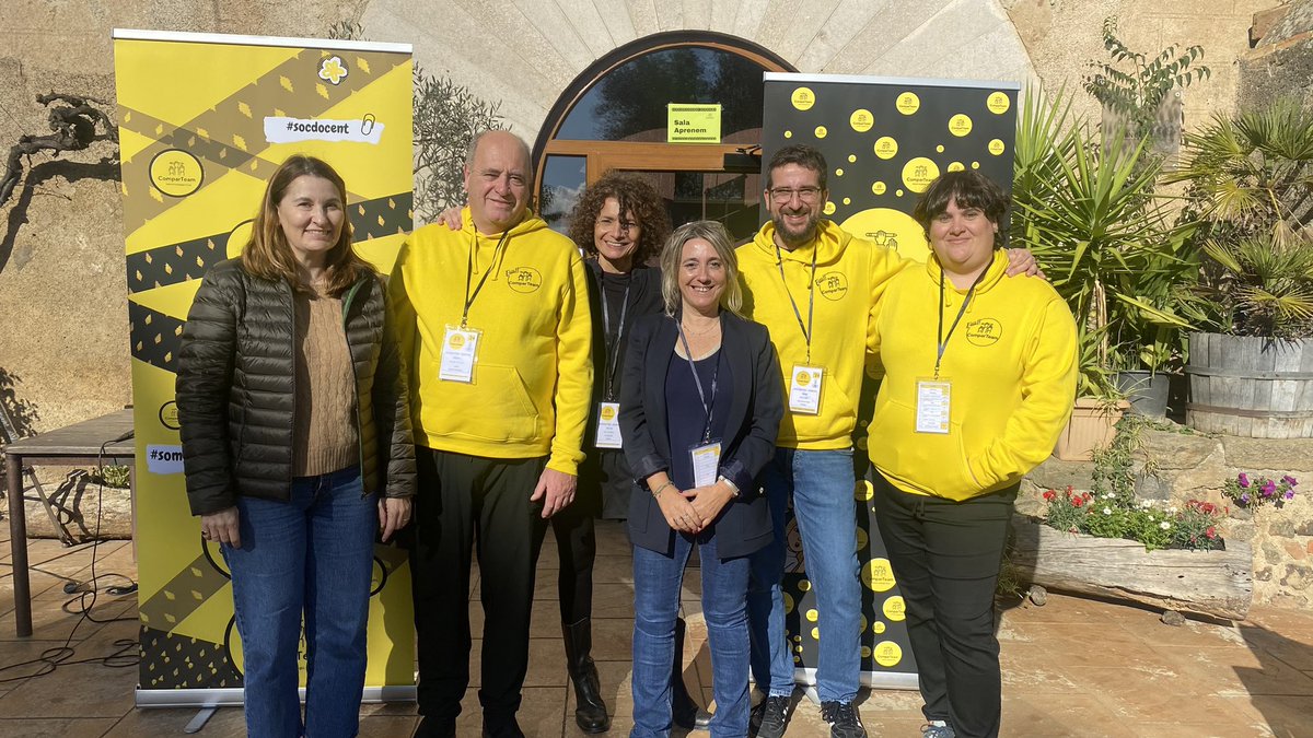 RafelEster's tweet photo. ComparTeam! Docents excepcionals compartint, avui dissabte,les seves brillants pràctiques educatives! GRÀCIES a tot@s per ser-hi!! #socdocent #soccomparteam https://t.co/uIuFOq6Jbj