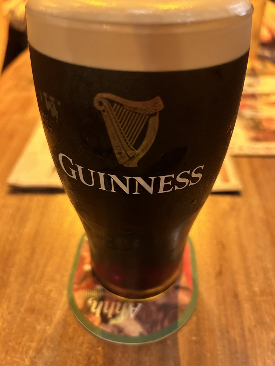 Derby pre drinks 

<a href="/shelbournepark/">Shelbourne Park Greyhound Stadium</a>