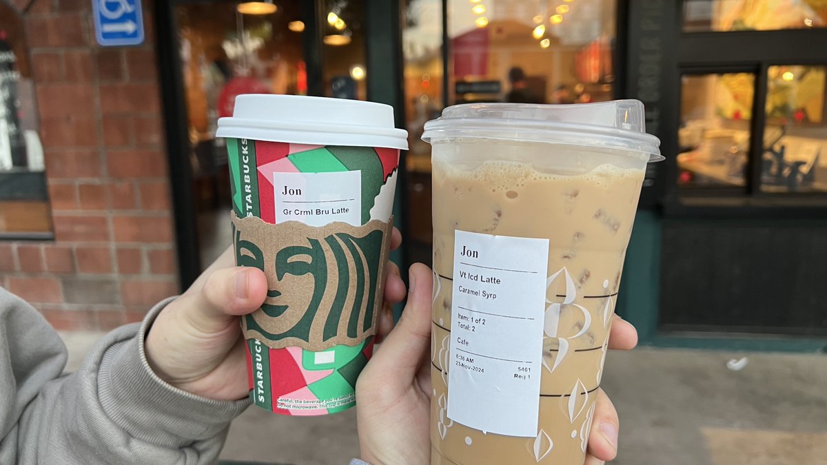 朝散歩中。名乗っても聞き取れないだろうからジョンって言っとくかで注文したらやつです