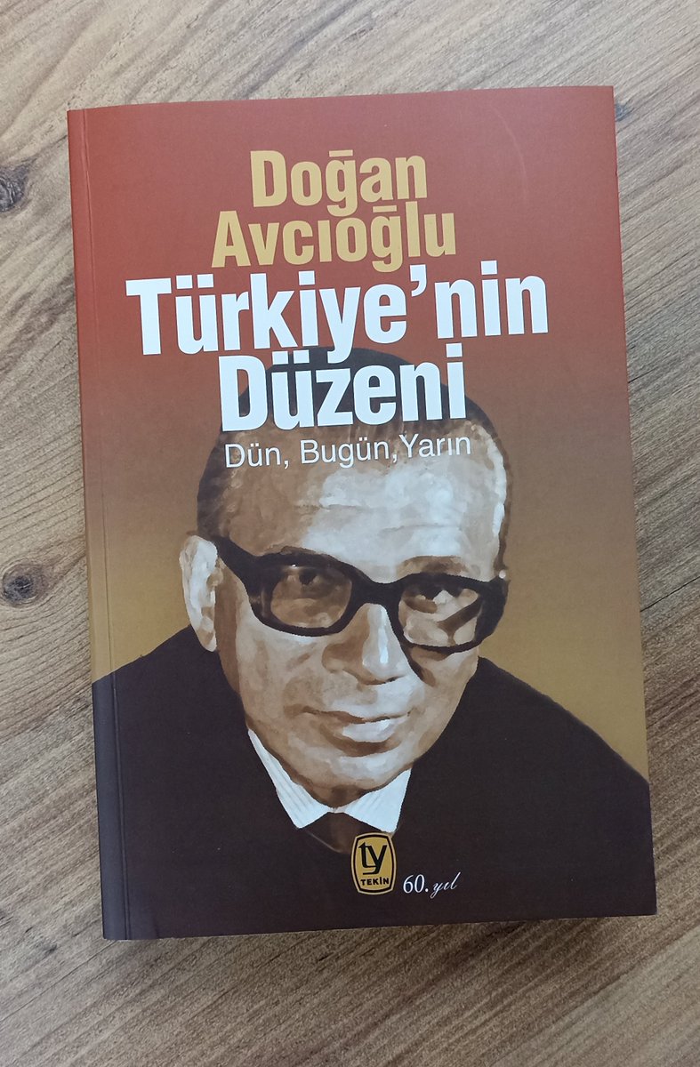3. Doğan Avcıoğlu Ödülleri törenine katılmamızın anısına anlamlı bir sorumluluğu yerine getiriyoruz. Yeni basım Türkiye'nin Düzeni kitabını bir arkadaşımıza çekiliş yoluyla hediye edeceğiz. 

🎁Çekiliş şartları;
🫂Hesabımızı takip etmek
🔁-❤️Gönderiyi rt yapmak ve beğenmek

"2