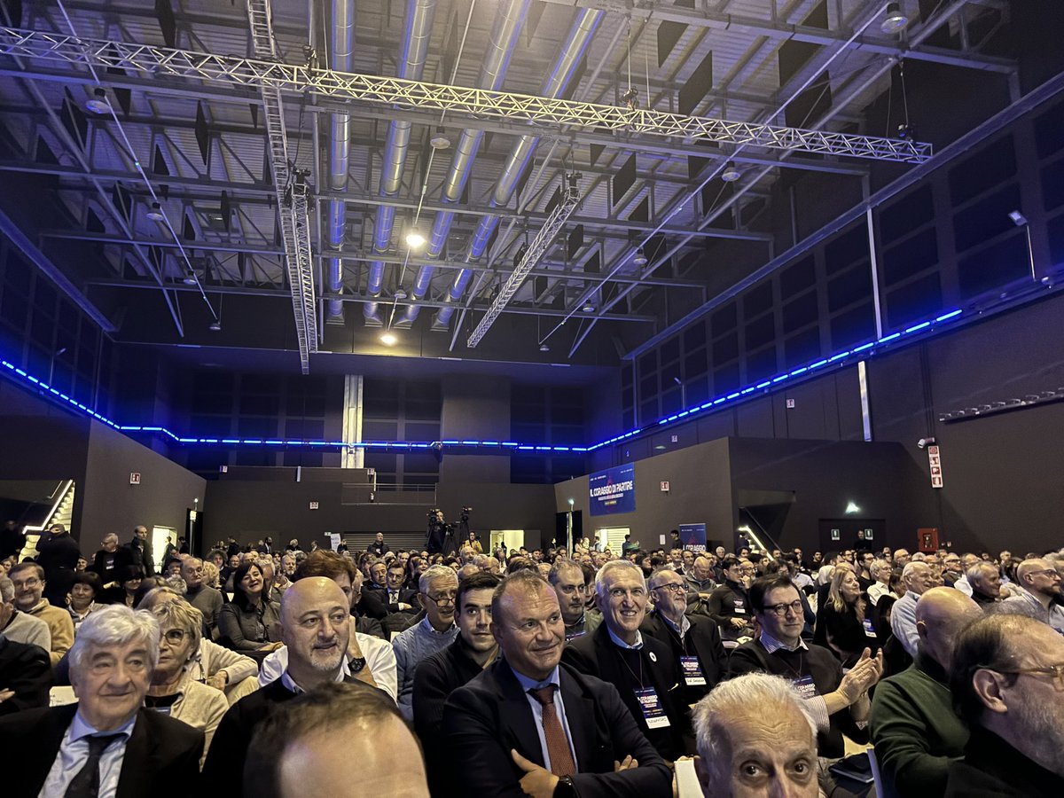 Luigi Marattin (@marattin) on Twitter photo Siamo partiti.
Ora <a href="/DavideGiac/">Davide Giacalone</a> ci parla del “partito unico della spesa pubblica”. #IlCoraggiodiPartire #CostituenteLibdem Siamo partiti.
Ora <a href="/DavideGiac/">Davide Giacalone</a> ci parla del “partito unico della spesa pubblica”. #IlCoraggiodiPartire #CostituenteLibdem