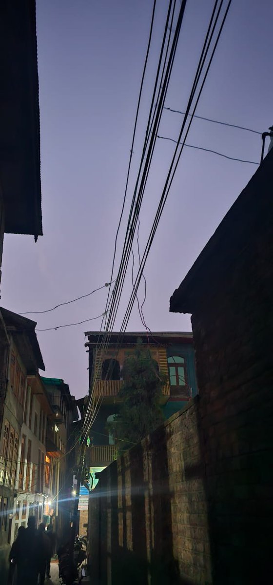 Late evening inspection under the jurisdiction of ESD Pather Masjid and Zainakote <a href="/SD_Zainakote/">ELECTRIC SUB DIVISION ZAINAKOTE</a> <a href="/pmesdkpdcl/">AEE ESD PatherMasjid, Srinagar</a> @kpdclofficial <a href="/cekpdcl/">CHIEF ENGINEER, DISTRIBUTION, KPDCL(PDD)</a>