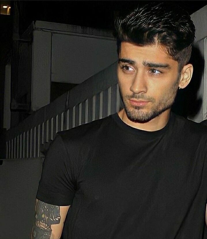 onedirectionH54's tweet photo. تنها ستاره ی اسمون امشب:
#ZaynSTTSTour #ProudOfZayn https://t.co/vMVNLA8h7q