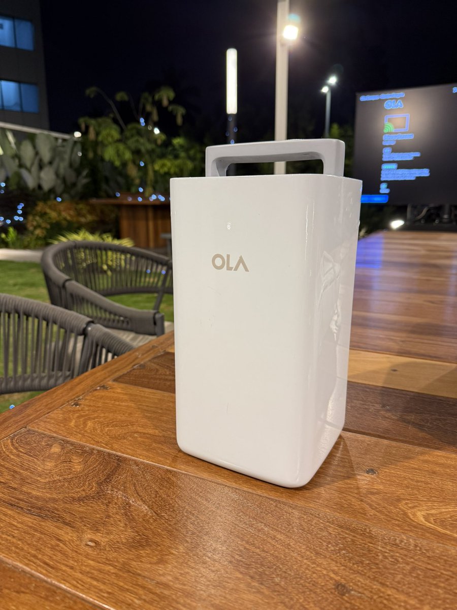 bhash's tweet image. Working on something very exciting! Announcement in the coming week!🛵🔋⚡