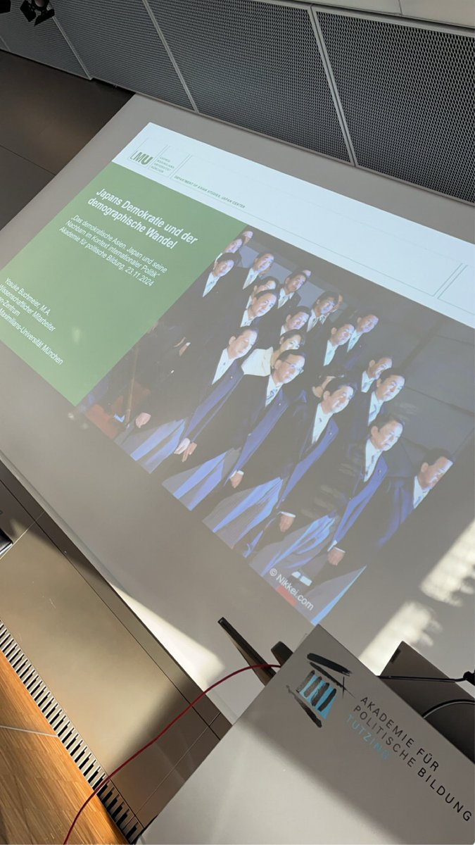 Mehr politische Partizipation junger Menschen setzt mehr und bessere politische Bildung voraus. Das war das (Zwischen-)Fazit einer sehr anregenden Diskussion zur alternden #Demokratie heute morgen an der @APBTutzing 
Mehr zum Thema hier (auf Englisch): doi.org/10.1017/S15375…