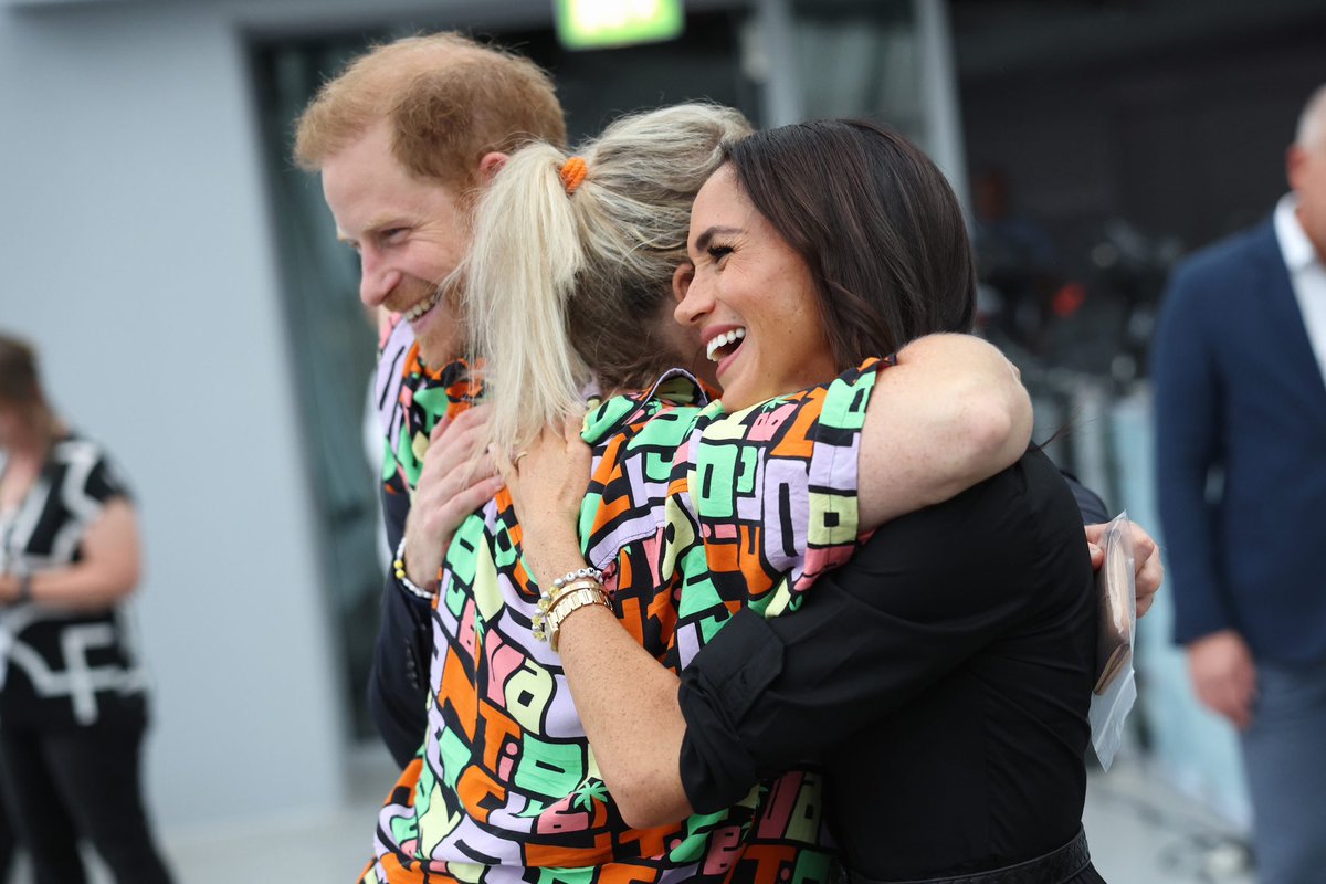 aboutsussexes tweet picture