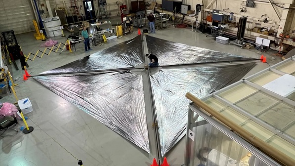 mcannavac's tweet image. Oggi, a #LineaRadioSavona con GianFunk abbiamo investigato su #ACS3: un innovativo tipo di #satellite che sfrutta una #vela solare per muoversi nello spazio!
Grazie a tutti gli ascoltatori, buon sabato a tutti! 🙏👋🚀

Crediti immagini: #NASA