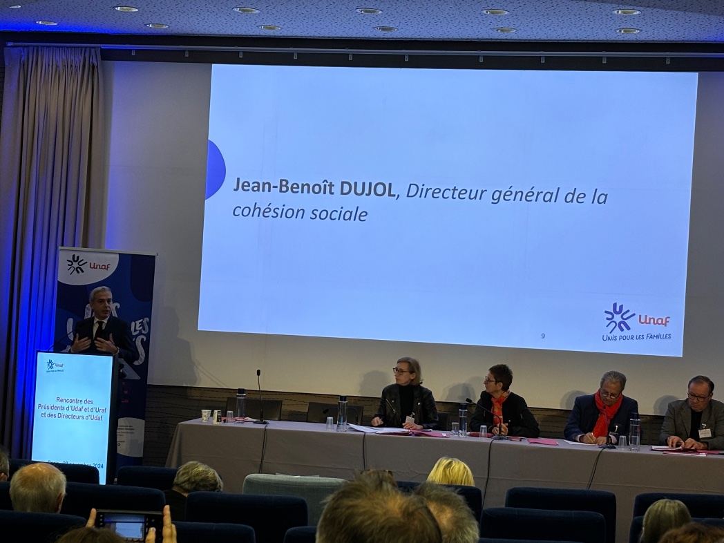 Jean-Benoît Dujol <a href="/jbdujol/">Jean-Benoît Dujol</a>, DG de la #Cohésion Sociale #DGCS, à la rencontre des présidents &amp; directeurs d’UDAF organisée par <a href="/unaf_fr/">Unaf - Union nationale des associations familiales</a>: sur #servicepublic petite #enfance, #parentalité, #protection de l’#enfance, #MJPM, #aidants
#famille #solidarité #pauvreté #autonomie #handicap