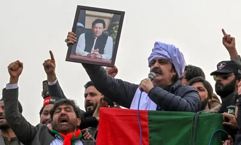 sherafzalmarwat's tweet photo. "حکومت سے مذاکرات کا آغاز عمران خان کی رہائی کے بعد ہوگا، میرا اختیار عمران خان کے پاس ہے وہ جو کہیں گے کروں گا۔" علی امین گنڈا پور https://t.co/OX56oZNd53