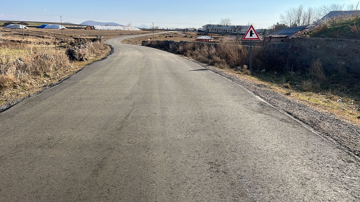 İlimiz köy yollarında 35,5 km SSB beton yol çalışmamız bitti; 
 Gelirli köyü 6,5 km ✅
 Akbaba - kocabahçe  gurubu 14,4 ✅ 
 Cumhuriyet köyü  2 km ✅
 Yalınkaya köyü 1,1 km  ✅
 Başgedikler gurubu 11,5 km ✅ 
<a href="/ziyapolat73/">Ziya POLAT</a>
<a href="/Ademcalkin/">Adem Çalkın</a>