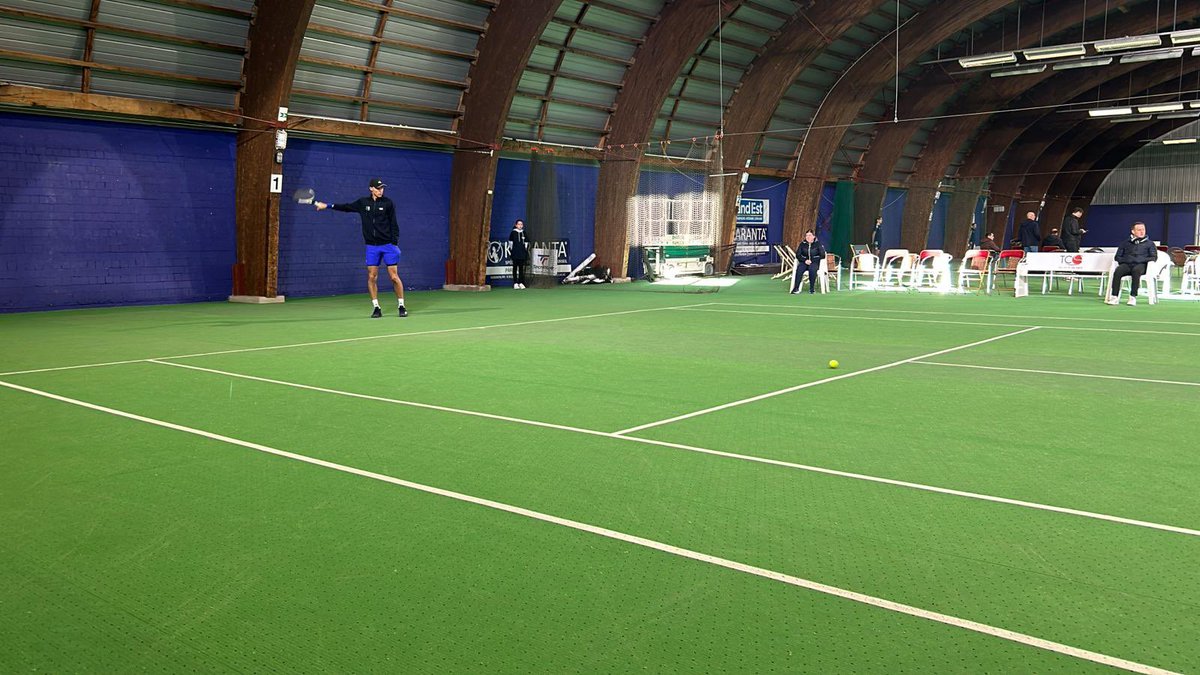 Merci à la <a href="/FFTennis/">FFT</a> de nous faire jouer sur ce genre de surface en pro A. Je ne pensais que cela existait encore.