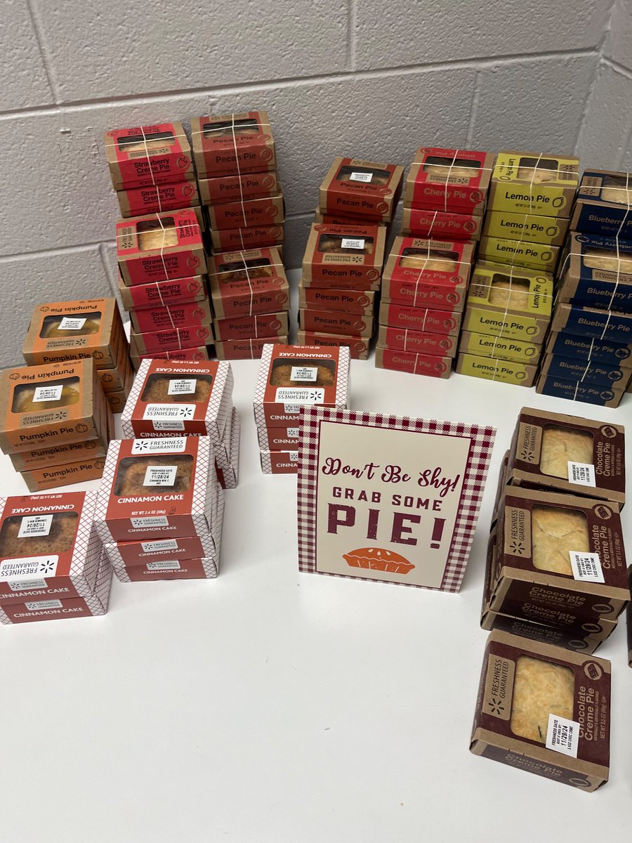 WESWildcatsFCS's tweet photo. Our wonderful @FOWPTO gave us a sweet send off for the Thanksgiving Break! #piebar @shavanda_toomer @mrsuremovich @DeShuntaAdams https://t.co/vG7XrGfO2r