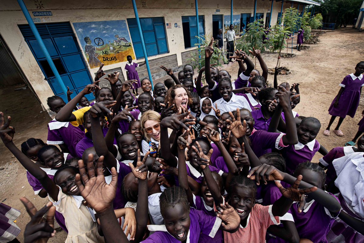 FIDE Commission for Women's Chess (@fidewomen) on Twitter photo ✨Read our newest article on our important work with refugee girls in the Kakuma refugee camp in Kenya.
ℹ️wom.fide.com/inspiring-refu…
<a href="/FIDE_chess/">International Chess Federation</a>
<a href="/Refugees/">UNHCR, the UN Refugee Agency</a>
📸@StevBonhage
#Chess #Refugees #EmpowerTheFuture ✨Read our newest article on our important work with refugee girls in the Kakuma refugee camp in Kenya.
ℹ️wom.fide.com/inspiring-refu…
<a href="/FIDE_chess/">International Chess Federation</a>
<a href="/Refugees/">UNHCR, the UN Refugee Agency</a>
📸@StevBonhage
#Chess #Refugees #EmpowerTheFuture