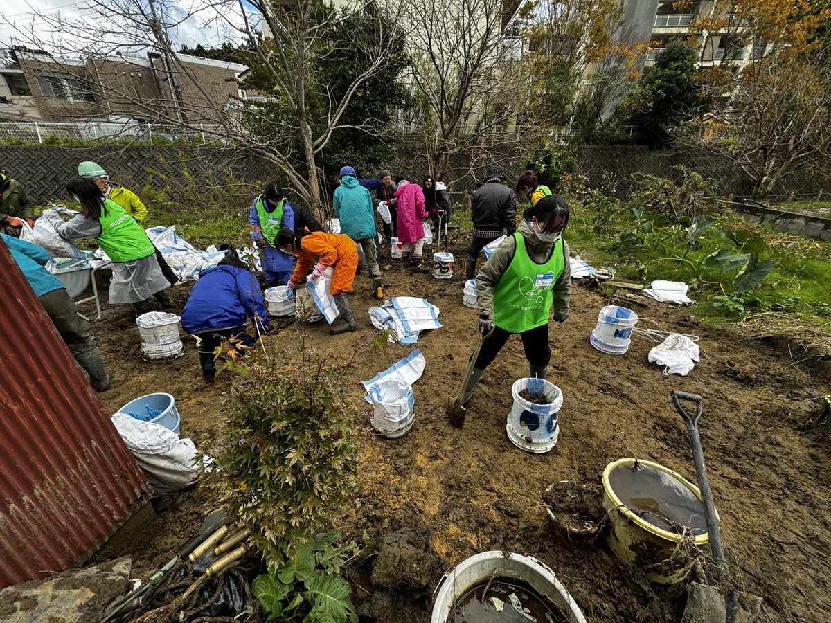 youth_fund0101's tweet image. ▼▼現地から3️⃣0️⃣▼▼
11/23(土)
本日から6名の学生が輪島市で活動しています。
今日は土砂の撤去作業を行いました。

#ユース災害ボランティア基金
#風に立つライオン基金
#BOSAIEdulab
#令和6年能登半島地震・豪雨
#大学生
#災害ボランティア
#ボラサポる