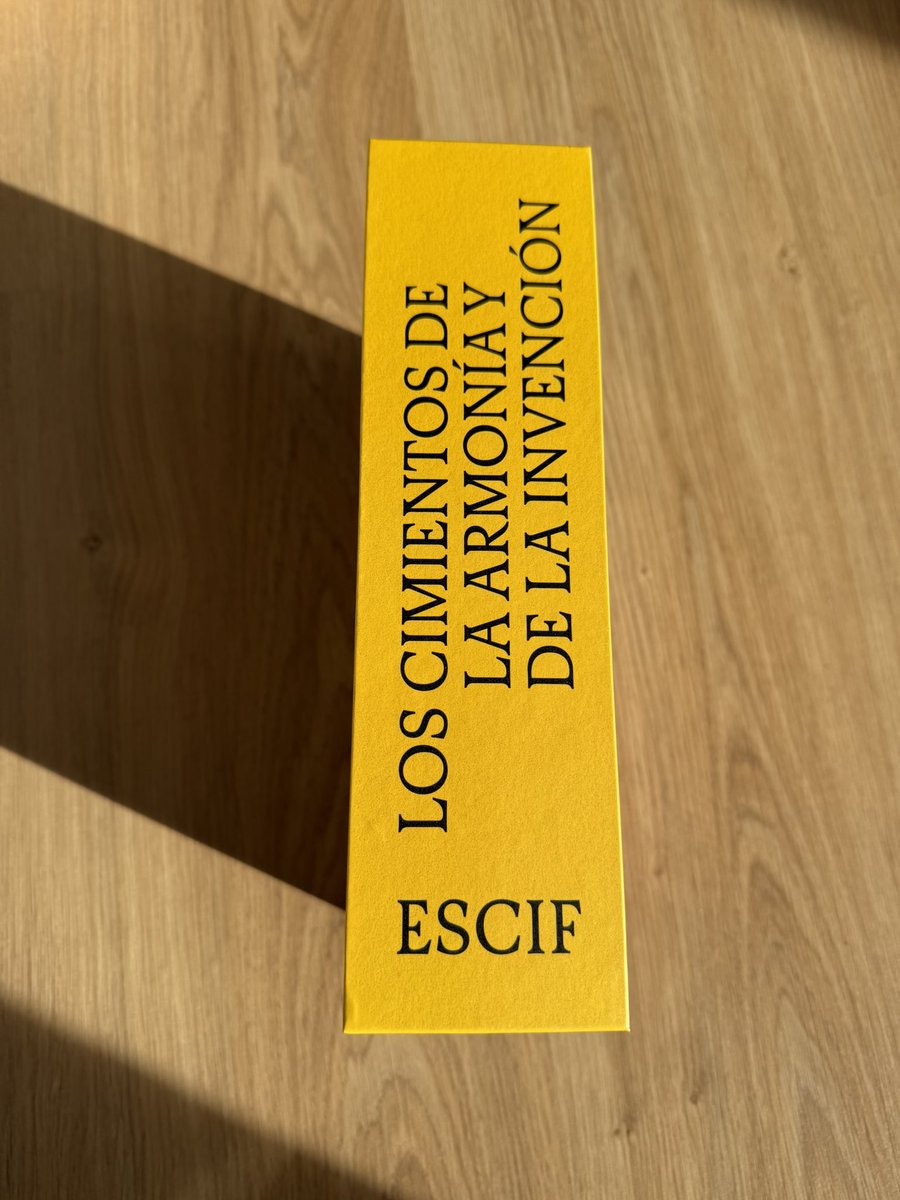 Estem contentes perquè ja em rebut el llibre d’Escif i és història i meravella dels carrers de València, de l’art urbà com a denúncia i compromís.