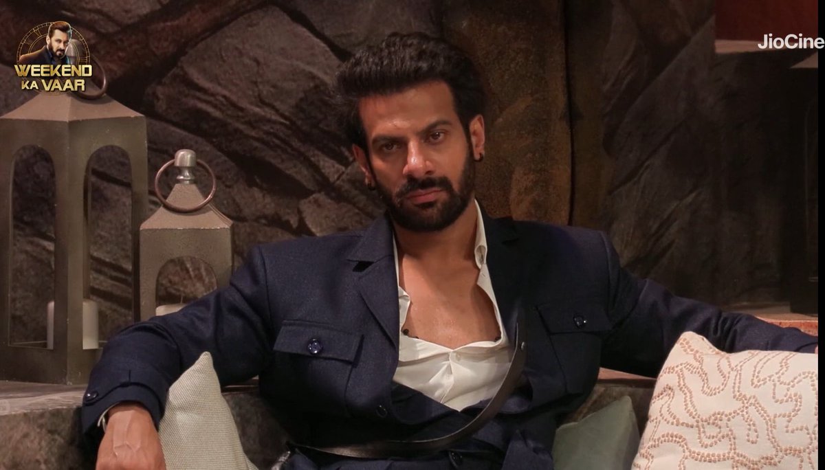 There is a fierce fight between these two in tandav room

Karan Veer Mehra Vs Avinash Mishra

Like for #KaranveerMehra
Rt for #AvinashaMishra

#Biggboss18