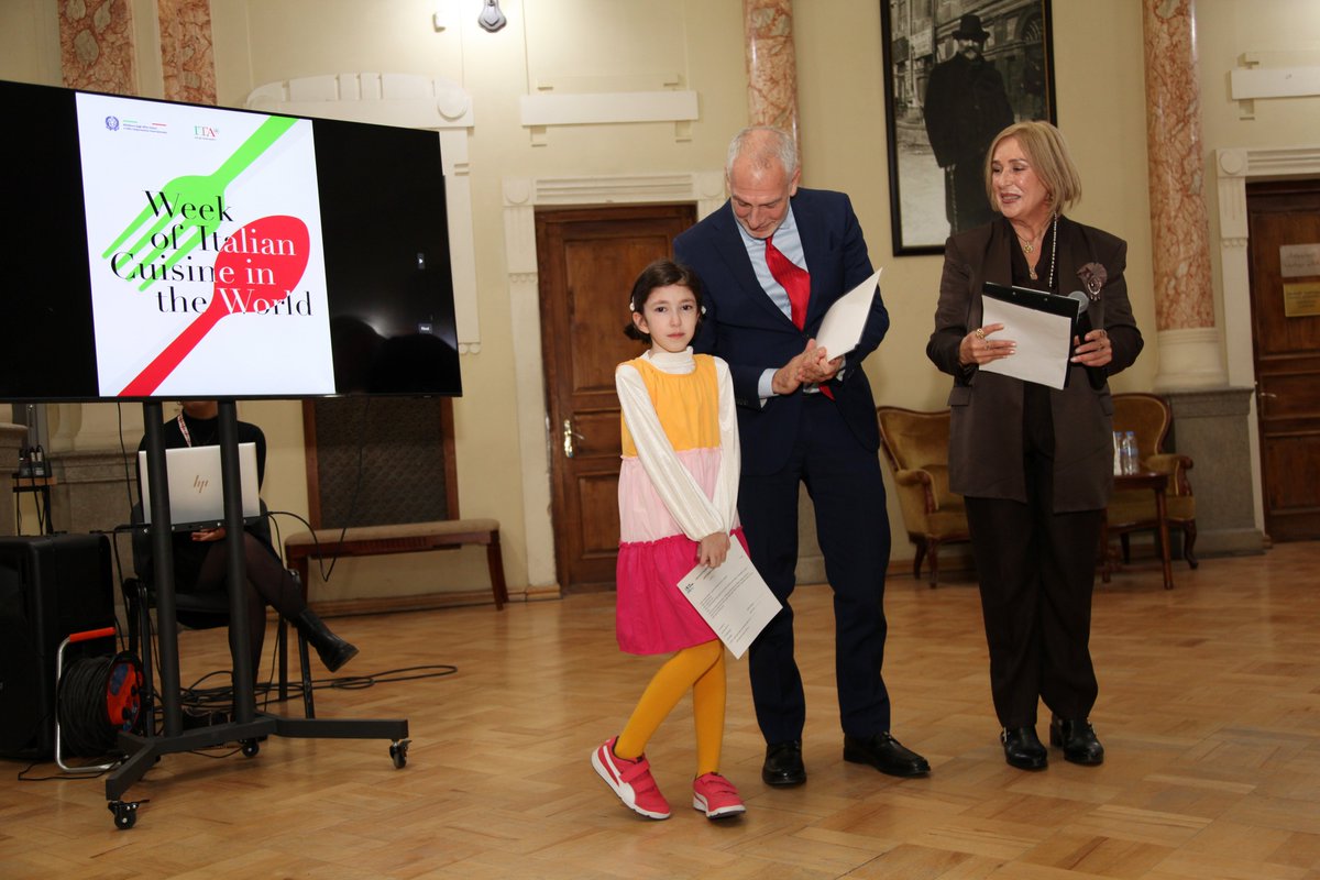 Mostra Collettiva “Opere di Pasta” Incanta Tbilisi con la Creatività e l’Innovazione Artistica dantetbilisi.ge/ita/mostra-col… 
#scim2024 #ladante #operedipasta #Tbilisi #Georgia <a href="/la_dante/">Società Dante Alighieri</a>  <a href="/ItalyinGeorgia/">Italy in Georgia</a>