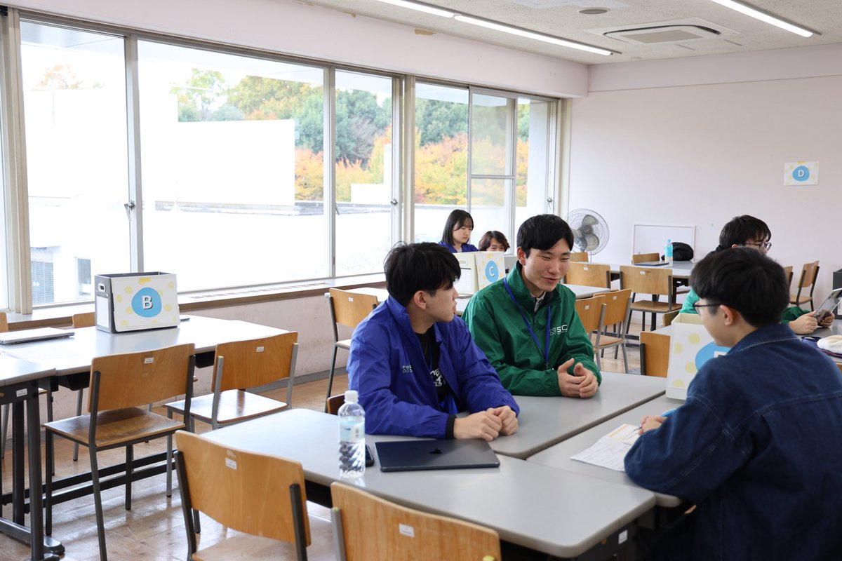 keio_zenkyo's tweet image. 【SFCオープンキャンパス実施中】
本日から2日間にわたって開催されている「SFC万学博覧会2024」において、学生ガイドによるオープンキャンパスが実施されています。
キャンパスツアーや相談コーナーなど、SFCのリアルを感じていただけるイベントとなっています。