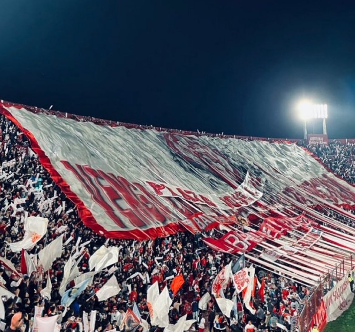 ¡HOY JUEGA HURACÁN! 🎈