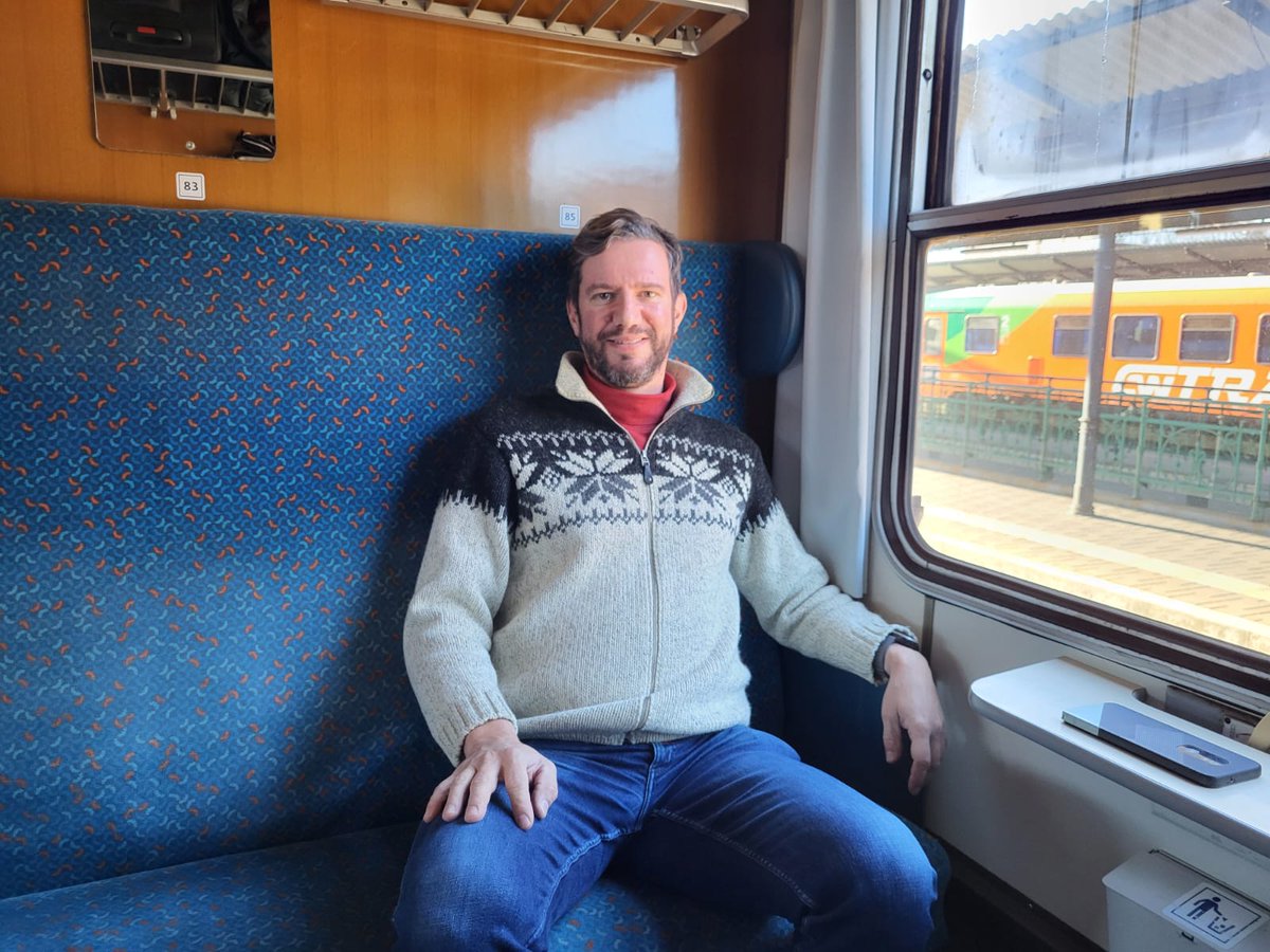 DKortschak's tweet photo. #Bahnzeit auf dem Weg von #Linz Hbf. nach #Plzeň hl.n. - auf die Minute pünktlich und bestens betreut von @unsereOEBB und @ceskedrahy_. Verdursten müssen wir Dank #minibar auch nicht 🍺 @narodni_pivovar @Plzen_Prazdroj @_DiningCar @speisewagen #bahnliebe #bierliebe #cdminibar https://t.co/nALjRFWFyP