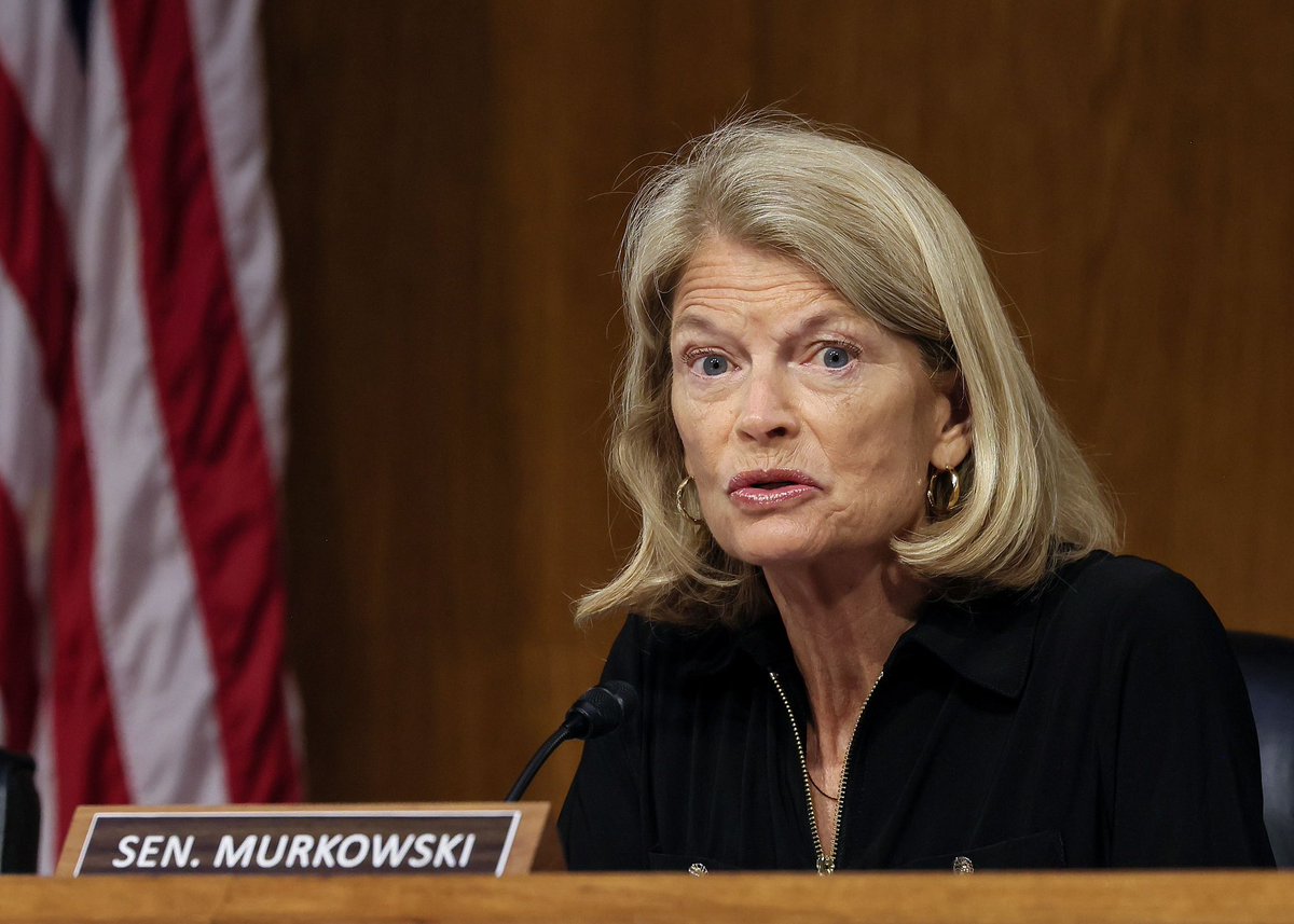 bluhue123's tweet photo. Republican Senator Lisa Murkowski won’t support any of Trump’s nominees unless they undergo full FBI vetting

Who else supports Lisa?

Raise your hand 🖐️ https://t.co/jW32nGx3py