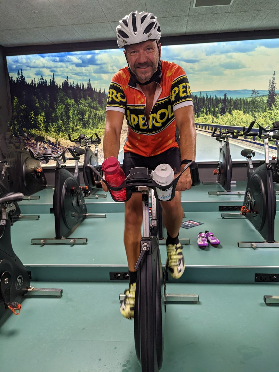 Better safe than Sorry. Mht cykelhjelm ; jeg kører aldrig uden. Jeg er styrtet 2 gange og kørt ned en gang. Uden hjelmen var jeg i heldigste fald parkeret i en rullestol