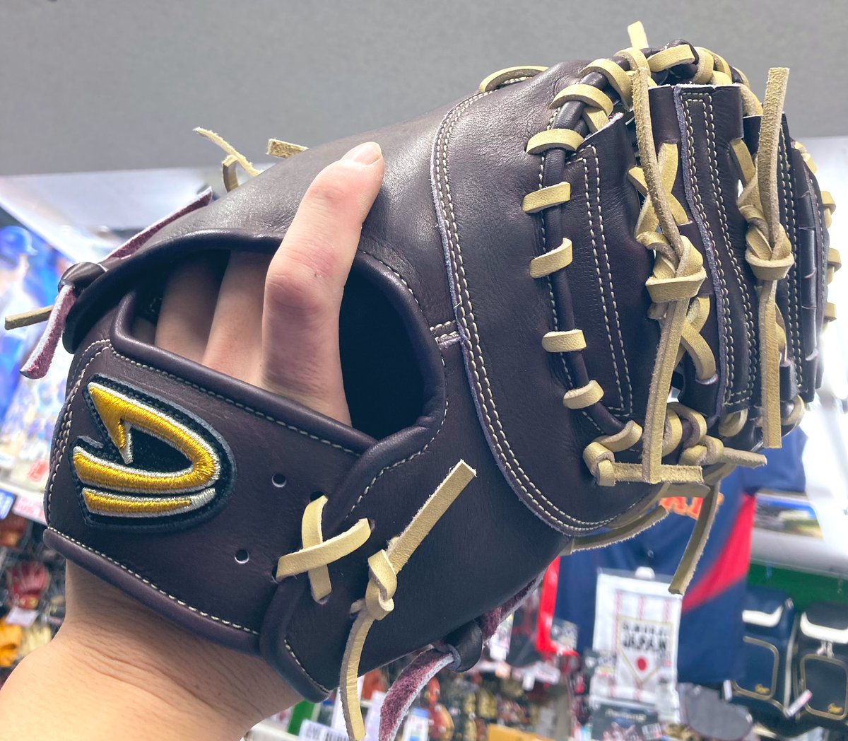 ✨読売ジャイアンツ高梨雄平投手愛用 D-Quest 新商品硬式グローブ入荷