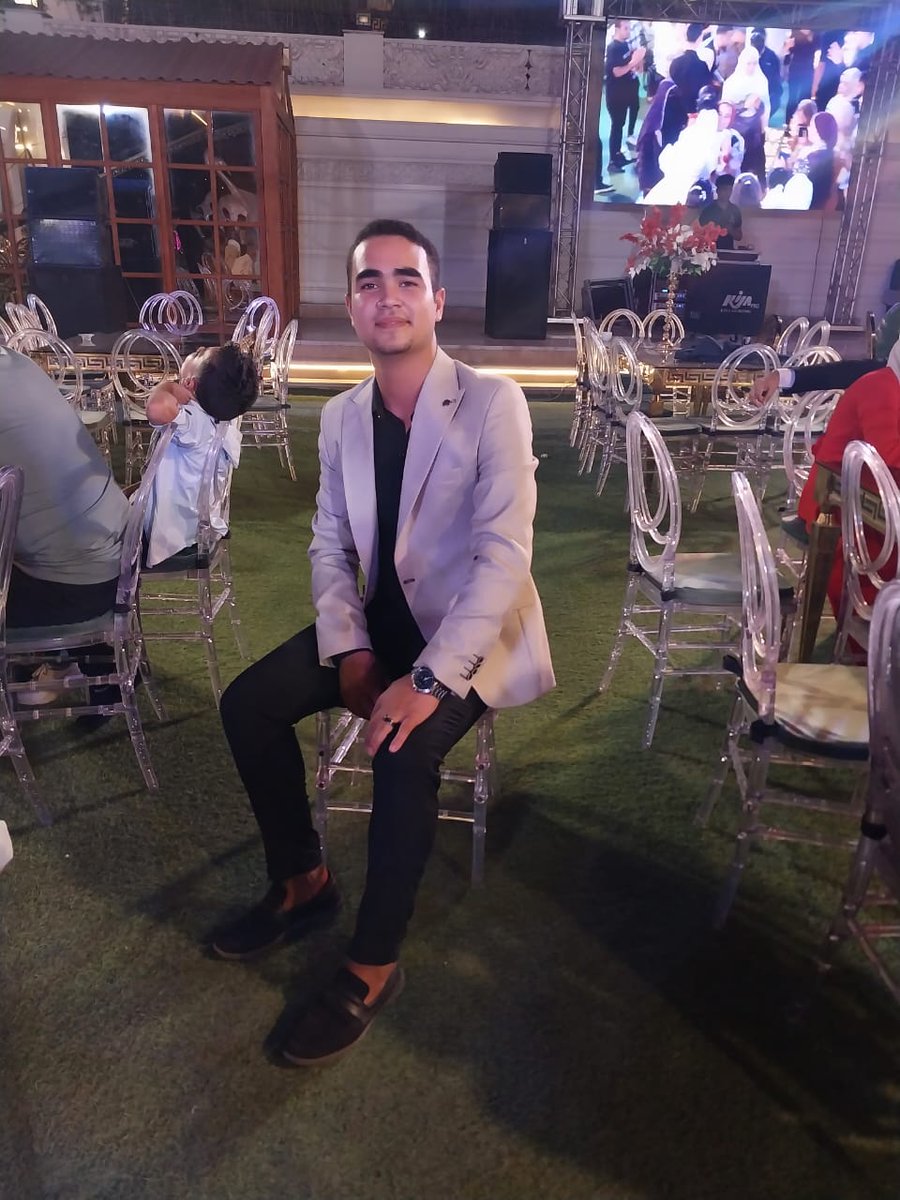 وكانت الوحدة رغم وحشتها ، هي مصدر كل هذة القوة 😔💔