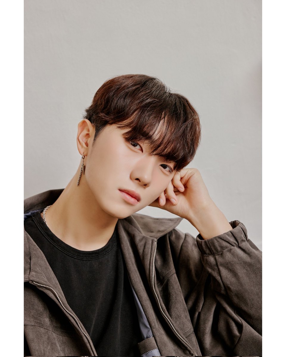 official_ntop's tweet photo. NEW BOY GROUP l https://t.co/dOsfp4P2rK 
Leader l SEUNGHYUN 

#엔탑 #NTOP #kpop #boygroup #idol #승현 #seunghyun https://t.co/P3JbPgayq2