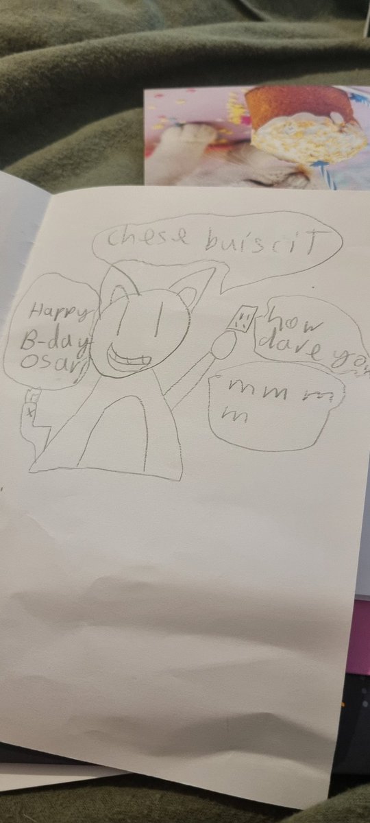It do be me bday.
One of my mate's kiddos has drawn me this wonderful representation of Maisie, complete with a declaration of her love for cheese and biscuits 😭❤️