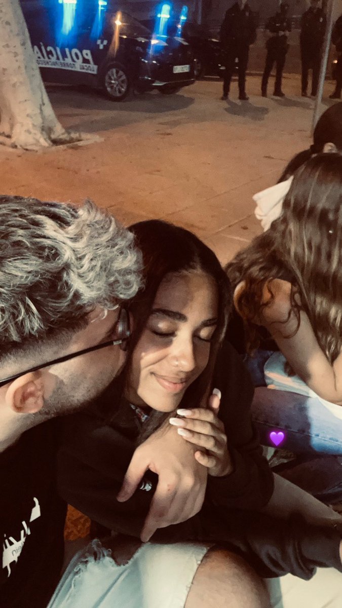anxxiss's tweet photo. y es que mi mejor amigo siempre está https://t.co/WCagrJxsap