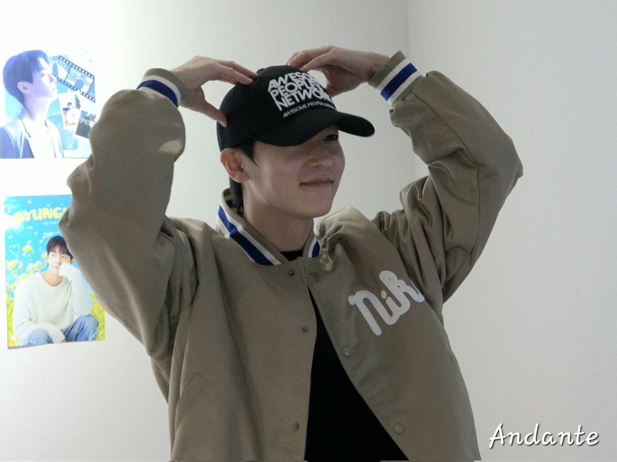 andante_1123's tweet photo. 241123 #병헌 생일 카페
병허니🐥💕 생일날에도 열일중ㅋㅋ
#겨울날_찾아온_우리의_봄
#2024_ByungHun_Day https://t.co/SDe7CgvgTu