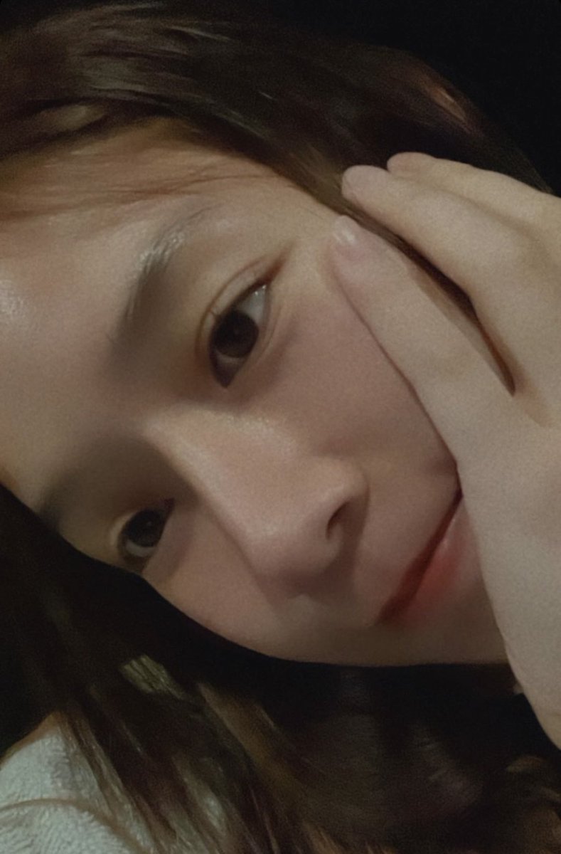 其實我素顏就很稚嫩…但還是逃不了26歲的命運 https://t.co/2uCOrSBypv